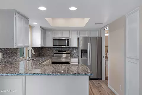 Kitchen - 6503 N 10th Pl, Phoenix, AZ 85014 photo 1 of 4