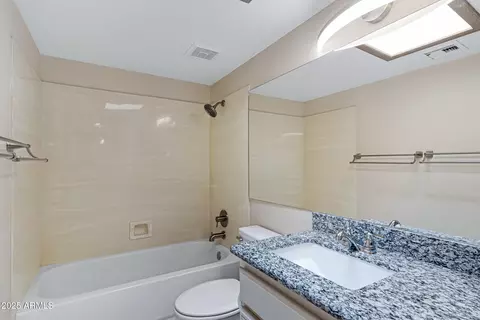 Bath - 6503 N 10th Pl, Phoenix, AZ 85014 photo 1 of 3