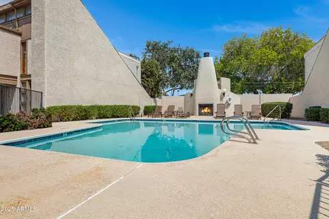 Exterior - 6503 N 10th Pl, Phoenix, AZ 85014 photo 5 of 5