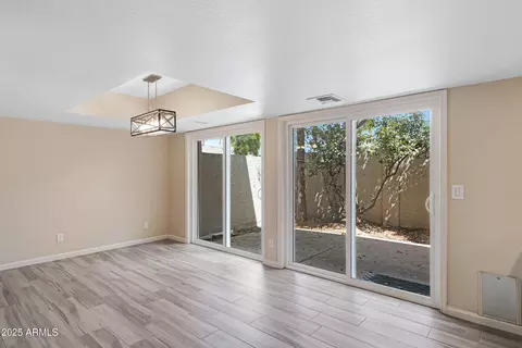 Living - 6503 N 10th Pl, Phoenix, AZ 85014 photo 4 of 4