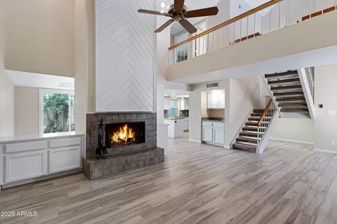 Living - 6503 N 10th Pl, Phoenix, AZ 85014 photo 3 of 4