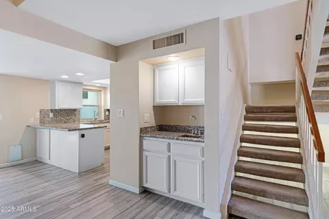 Entry Way - 6503 N 10th Pl, Phoenix, AZ 85014 photo 1 of 2
