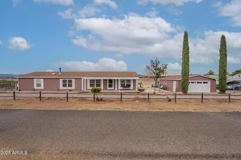 20161 E Horseshoe Ln, Mayer, AZ 86333
