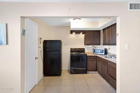 Kitchen - 610 S Bellview St, Mesa, AZ 85204 photo 2 of 7