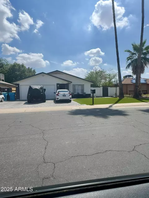 3837 W Acapulco Ln, Phoenix, AZ 85053