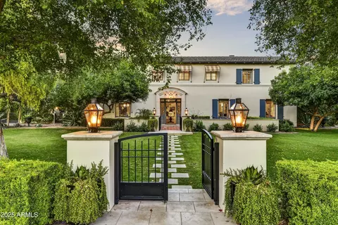 3007 N Manor Dr W, Phoenix, AZ 85014