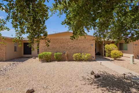 18226 N Stonebrook Dr, Sun City West, AZ 85375
