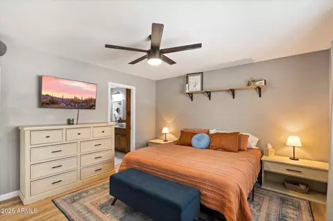 Bedroom - 912 E Michelle Dr, Phoenix, AZ 85022 photo 2 of 4