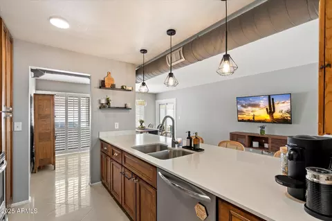 Kitchen - 912 E Michelle Dr, Phoenix, AZ 85022 photo 2 of 3