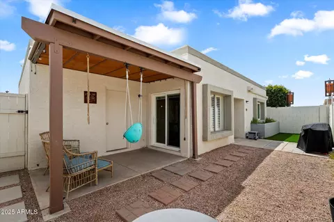 Exterior - 912 E Michelle Dr, Phoenix, AZ 85022 photo 2 of 5