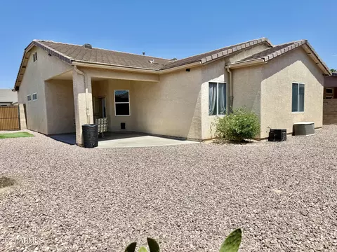 Exterior - 505 E Lydia Ln, Phoenix, AZ 85042 photo 5 of 11