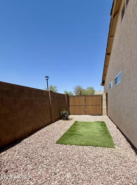 Exterior - 505 E Lydia Ln, Phoenix, AZ 85042 photo 4 of 11