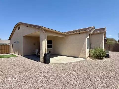 Exterior - 505 E Lydia Ln, Phoenix, AZ 85042 photo 6 of 11