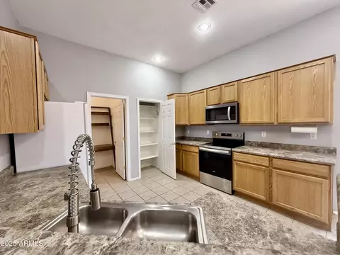 Kitchen - 505 E Lydia Ln, Phoenix, AZ 85042 photo 2 of 2