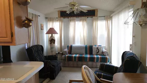 107 E Cholla Ln, Florence, AZ 85132 photo 2