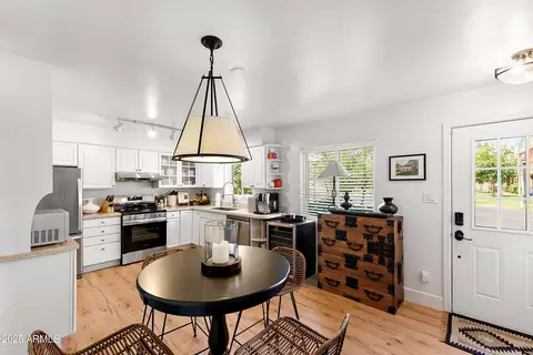 Dining - 4027 E Campbell Ave, Phoenix, AZ 85018 photo 1 of 1