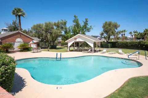 Exterior - 4027 E Campbell Ave, Phoenix, AZ 85018 photo 6 of 9