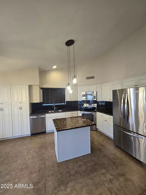2520 E Granite View Dr, Phoenix, AZ 85048