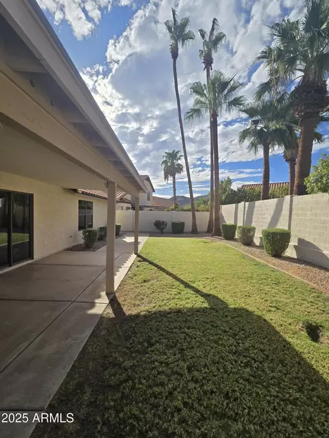 Exterior - 2520 E Granite View Dr, Phoenix, AZ 85048 photo 2 of 5