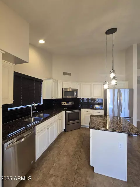 Kitchen - 2520 E Granite View Dr, Phoenix, AZ 85048 photo 3 of 3