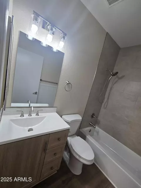 Bath - 2520 E Granite View Dr, Phoenix, AZ 85048 photo 3 of 4