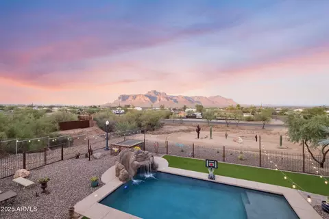 View/Area - 655 S Conestoga Rd, Apache Junction, AZ 85119 photo 2 of 14