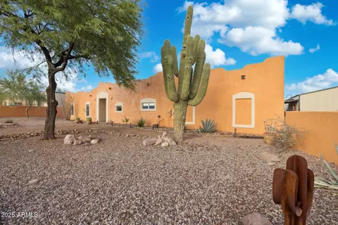 Exterior - 655 S Conestoga Rd, Apache Junction, AZ 85119 photo 14 of 16