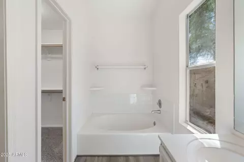 Bath - 16618 S 32nd Pl, Phoenix, AZ 85048 photo 2 of 5