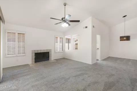 Living - 16618 S 32nd Pl, Phoenix, AZ 85048 photo 3 of 4