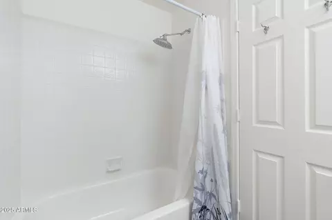 Bath - 16618 S 32nd Pl, Phoenix, AZ 85048 photo 4 of 5