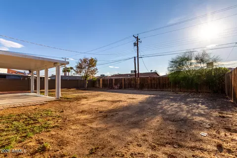 Exterior - 5632 N 38th Dr, Phoenix, AZ 85019 photo 3 of 5