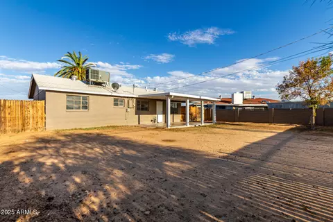 Exterior - 5632 N 38th Dr, Phoenix, AZ 85019 photo 4 of 5