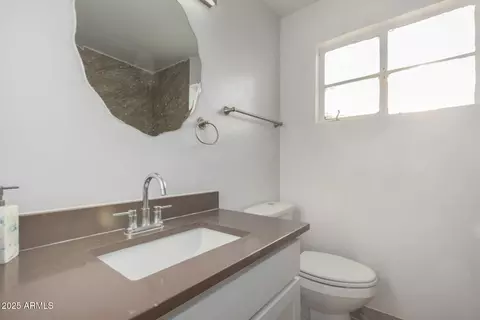 Bath - 5632 N 38th Dr, Phoenix, AZ 85019 photo 1 of 2