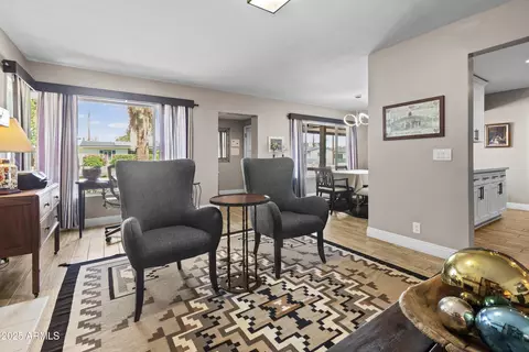 Living - 4130 N 4th Ave, Phoenix, AZ 85013 photo 4 of 9