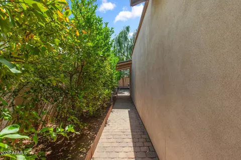 Exterior - 4130 N 4th Ave, Phoenix, AZ 85013 photo 7 of 10