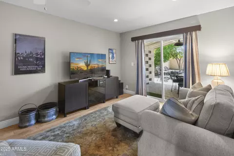 Living - 4130 N 4th Ave, Phoenix, AZ 85013 photo 7 of 9