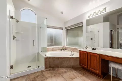 Bath - 2859 E Millbrae Ln, Gilbert, AZ 85234 photo 3 of 4