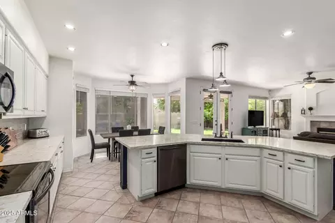 Kitchen - 2859 E Millbrae Ln, Gilbert, AZ 85234 photo 4 of 4
