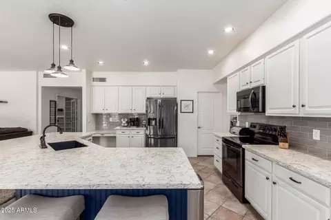 Kitchen - 2859 E Millbrae Ln, Gilbert, AZ 85234 photo 2 of 4