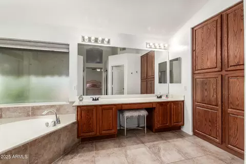 Bath - 2859 E Millbrae Ln, Gilbert, AZ 85234 photo 2 of 4