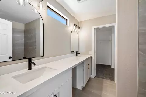 Bath - 6766 E Summerset Rd, Florence, AZ 85132 photo 1 of 4