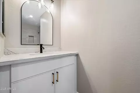 Bath - 6766 E Summerset Rd, Florence, AZ 85132 photo 4 of 4