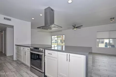 100 W Maryland Ave #P2, Phoenix, AZ 85013