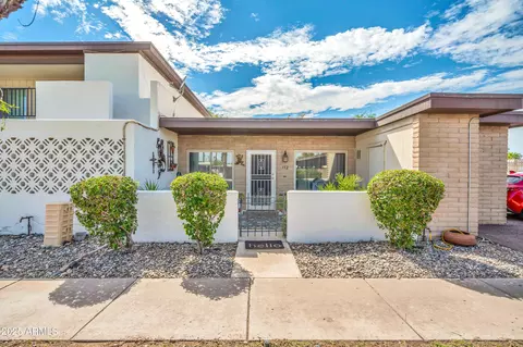 220 S Old Litchfield Rd #112, Litchfield Park, AZ 85340