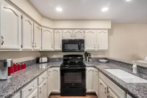 Kitchen - 8020 E Keats Ave #263, Mesa, AZ 85209 photo 3 of 4