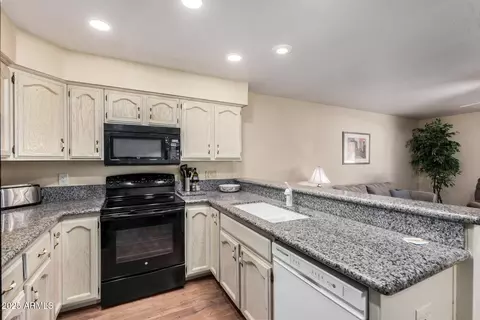 Kitchen - 8020 E Keats Ave #263, Mesa, AZ 85209 photo 4 of 4