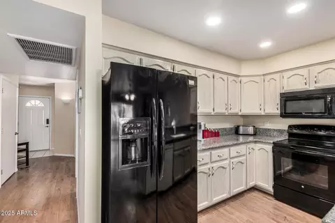 Kitchen - 8020 E Keats Ave #263, Mesa, AZ 85209 photo 2 of 4