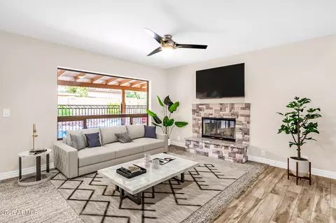Living - 1656 E Bluefield Cir, Phoenix, AZ 85022 photo 2 of 5