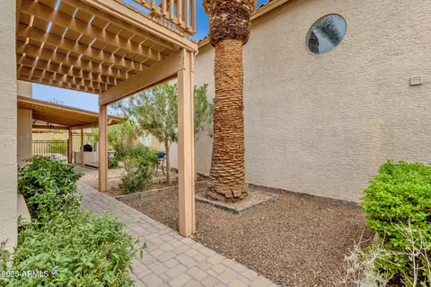 Exterior - 1656 E Bluefield Cir, Phoenix, AZ 85022 photo 1 of 10