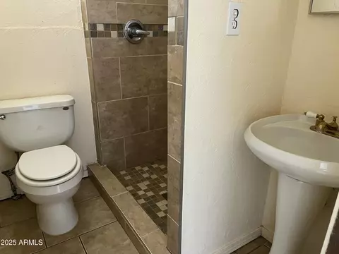 Bath - 1324 E 6th St, Douglas, AZ 85607 photo 3 of 6